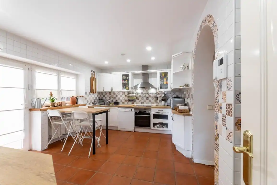 Cuina de Casa o xalet en venda en Torrelodones amb Calefacció, Jardí privat i Terrassa