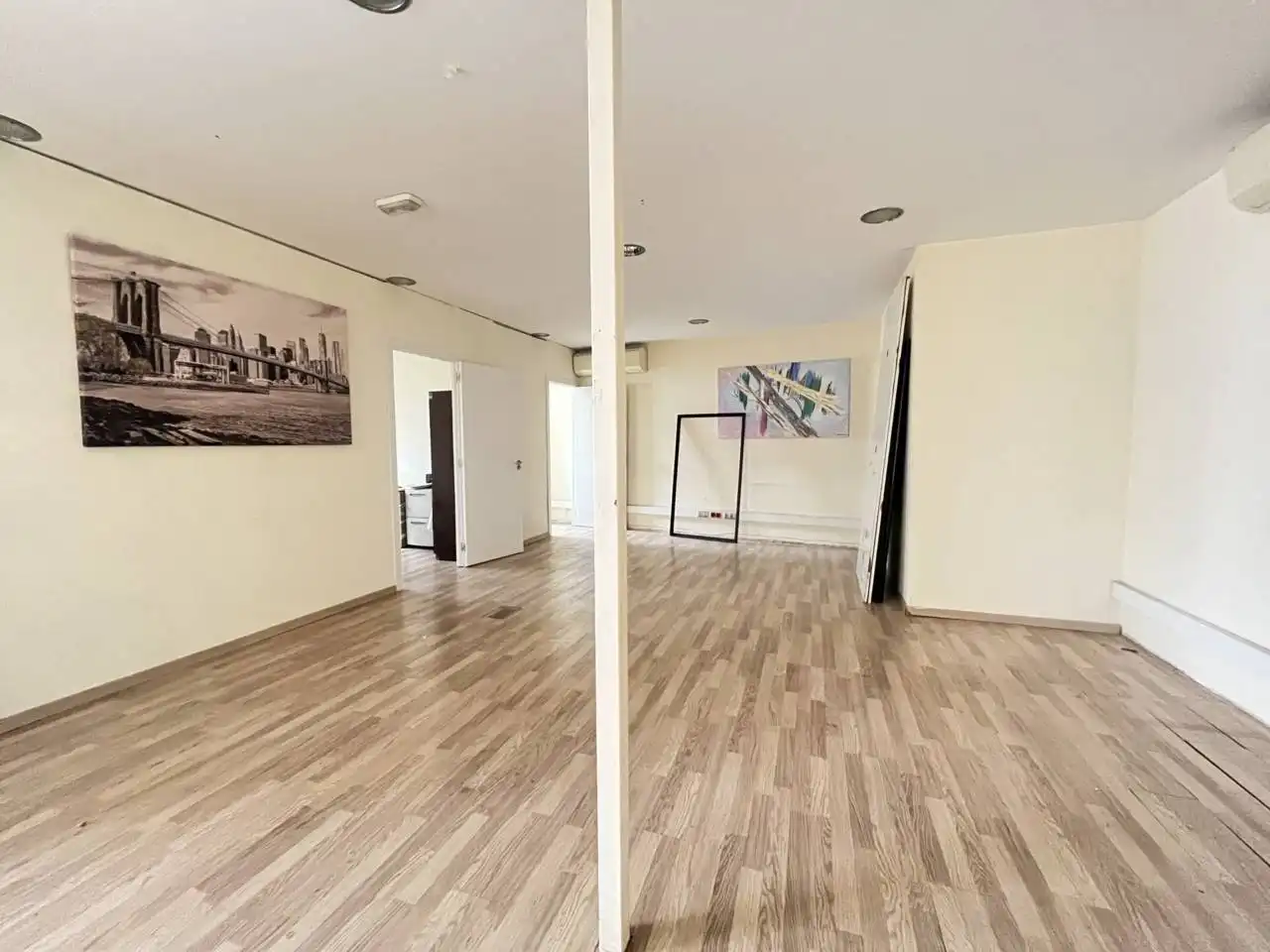 Oficina de lloguer en Centre - Sant Josep - Sanfeliu