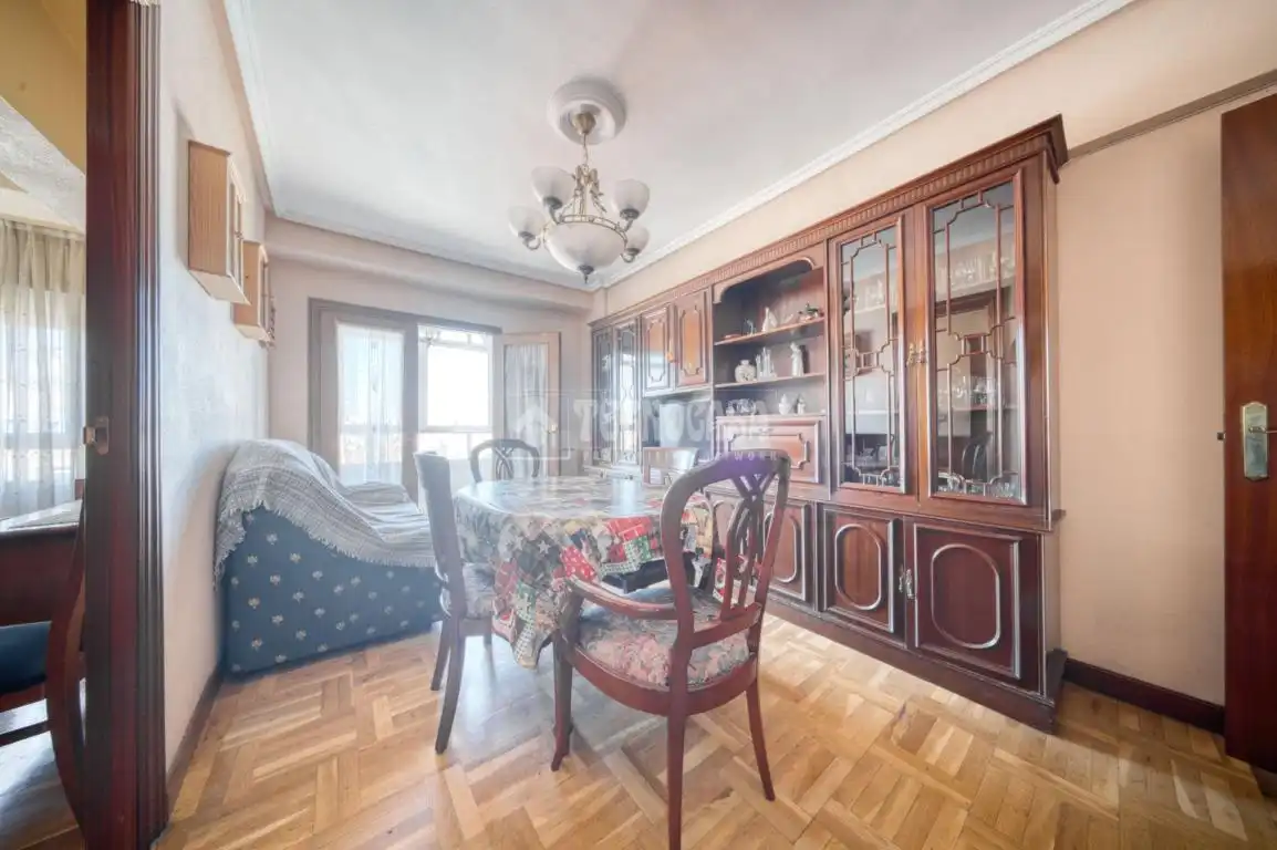 Comedor de Piso en venta en Valladolid con Calefacción, Parquet y Terraza
