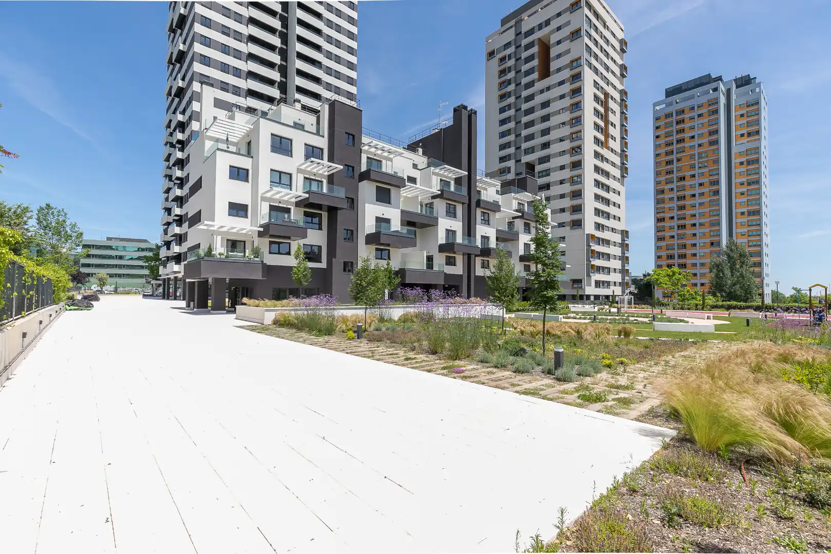 Vista exterior de Àtic en venda en Madrid amb Aire condicionat, Calefacció i Terrassa