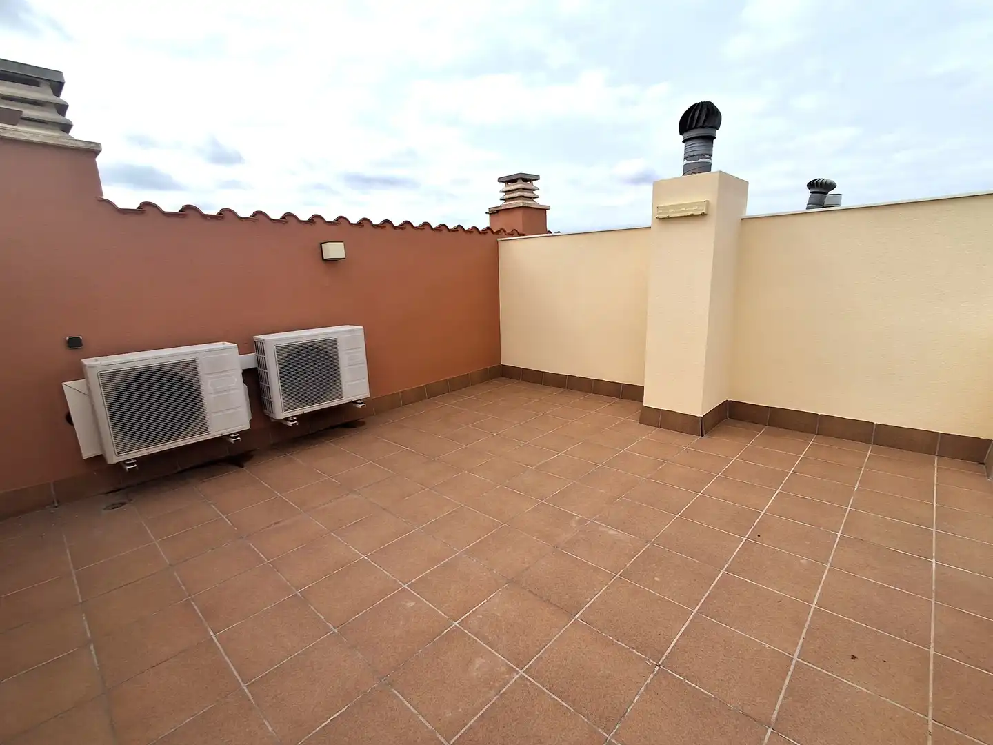Terrassa de Casa adosada en venda en Mont-roig del Camp amb Aire condicionat, Jardí privat i Terrassa