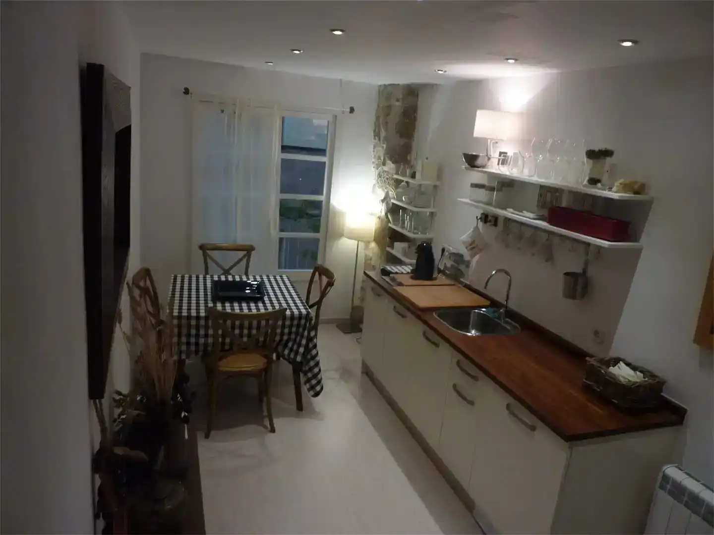 Cuina de Pis en venda en Graus amb Aire condicionat, Parquet i Moblat