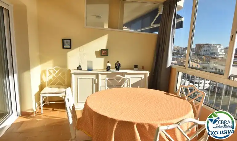 Menjador de Apartament en venda en Roses amb Traster i Moblat