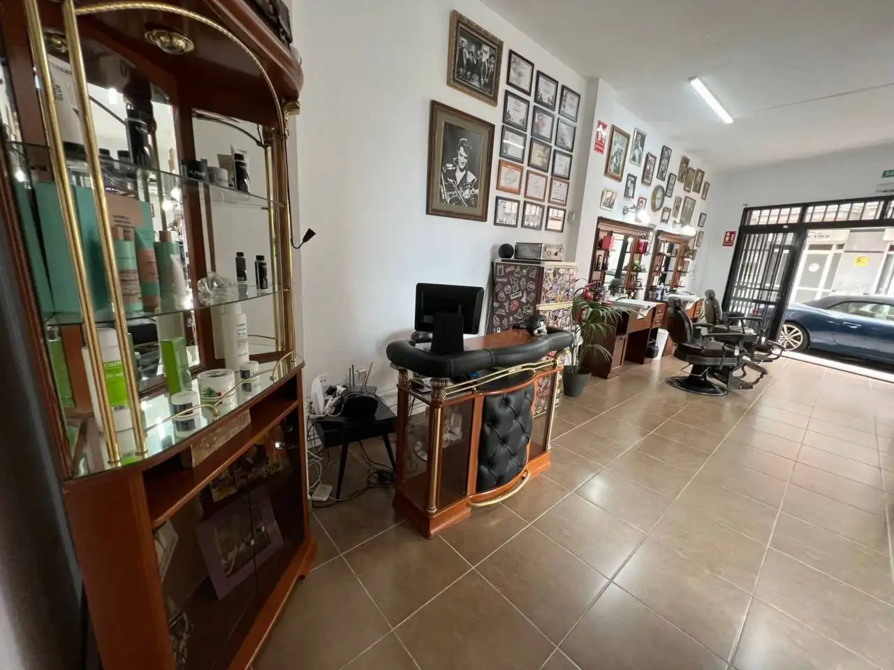 Local comercial en traspaso en Avenida Fernando Salazar González, imagen 2