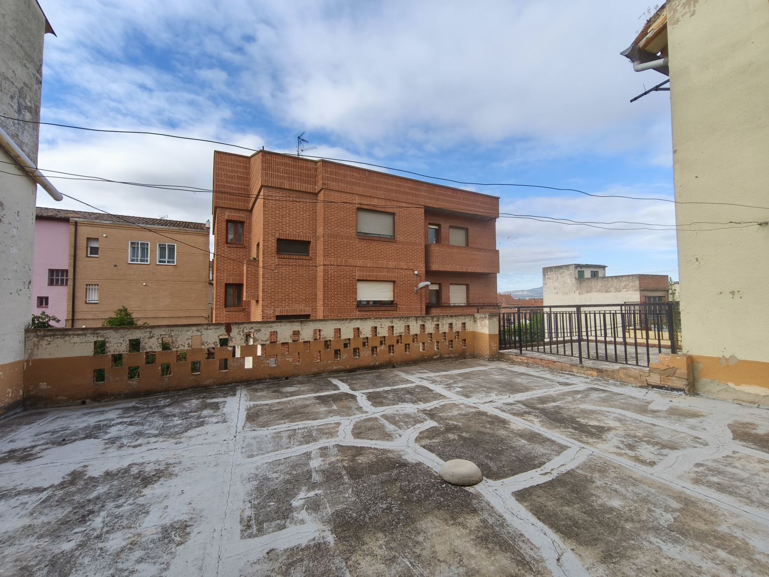 Exterior view of Single-family semi-detached for sale in Villamediana de Iregua  with Heating, Parquet flooring and Terrace