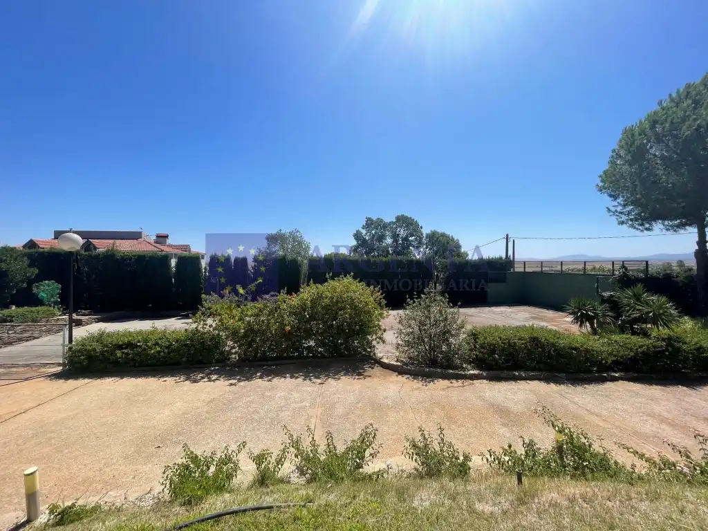 Xalet amb piscina en venda a Sierra de Fuentes, imagen 11