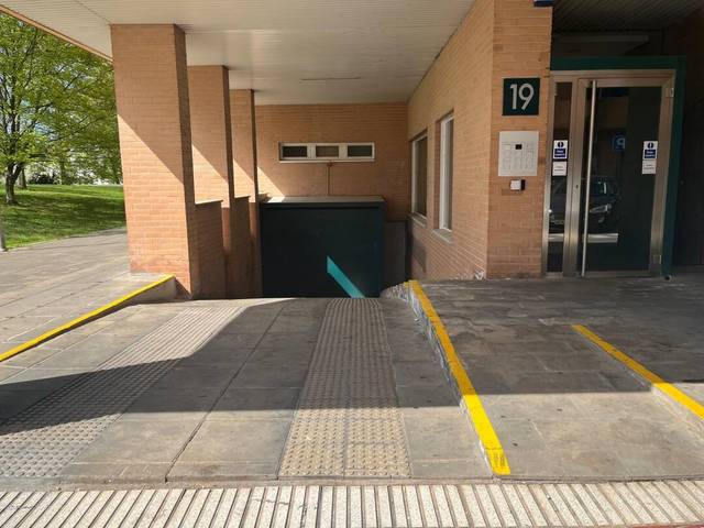 Garaje en Alquiler en Echavacóiz