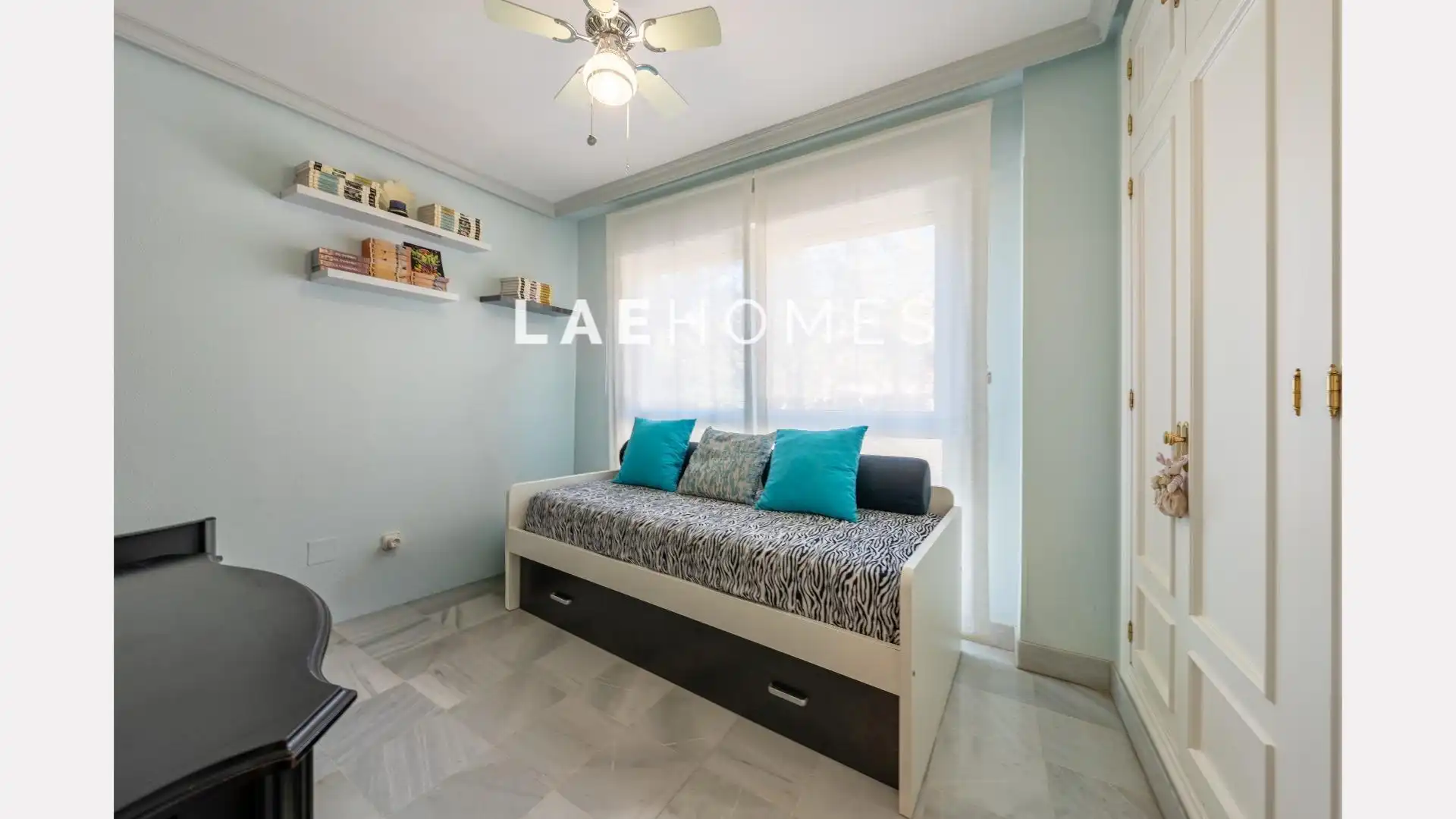 Bedroom of Apartments for sale in Marbella  with Private garden, Terrace and Storage room