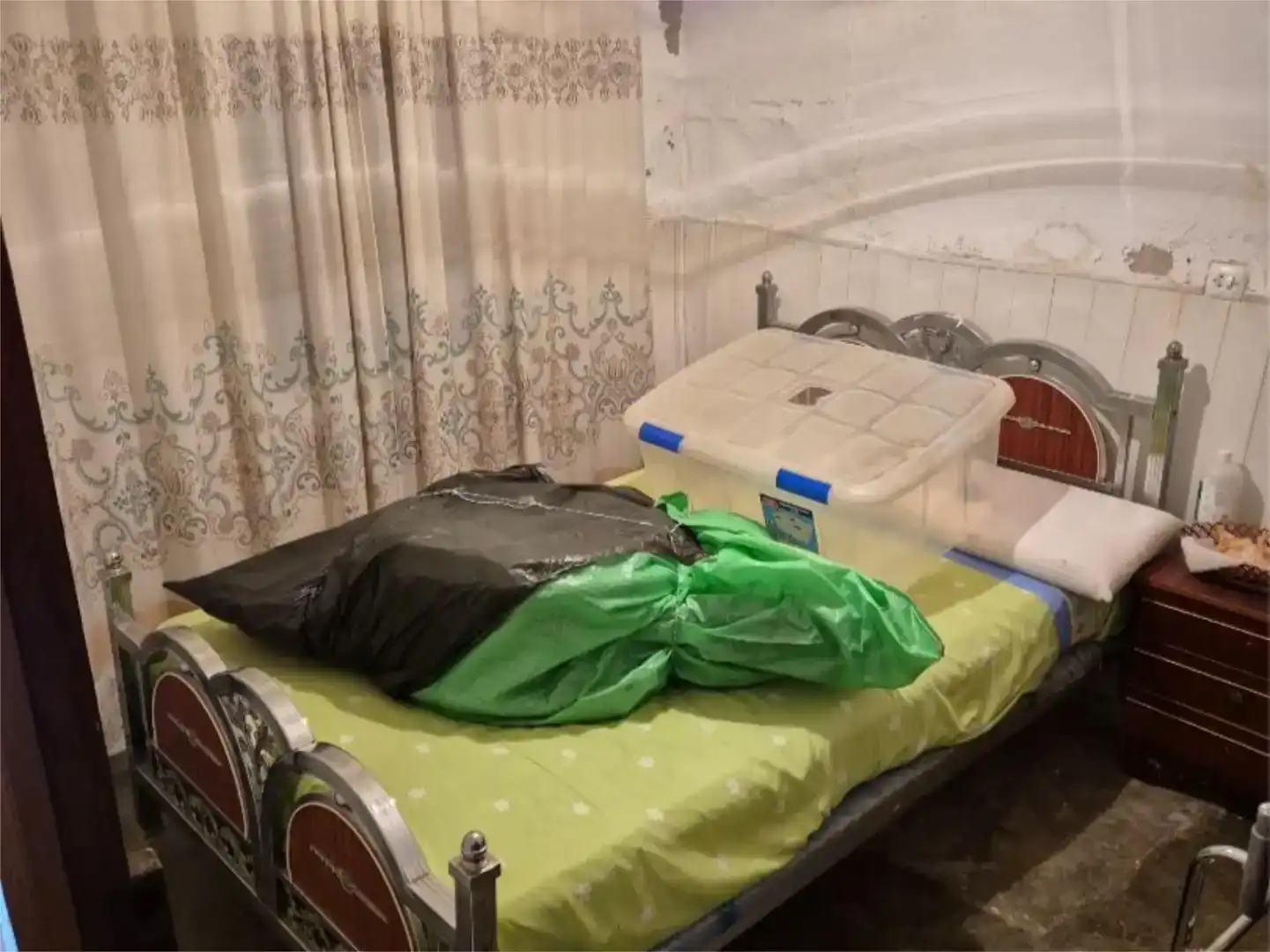 Schlafzimmer von Einfamilien-Reihenhaus zum Verkauf in Cuacos de Yuste, Cáceres