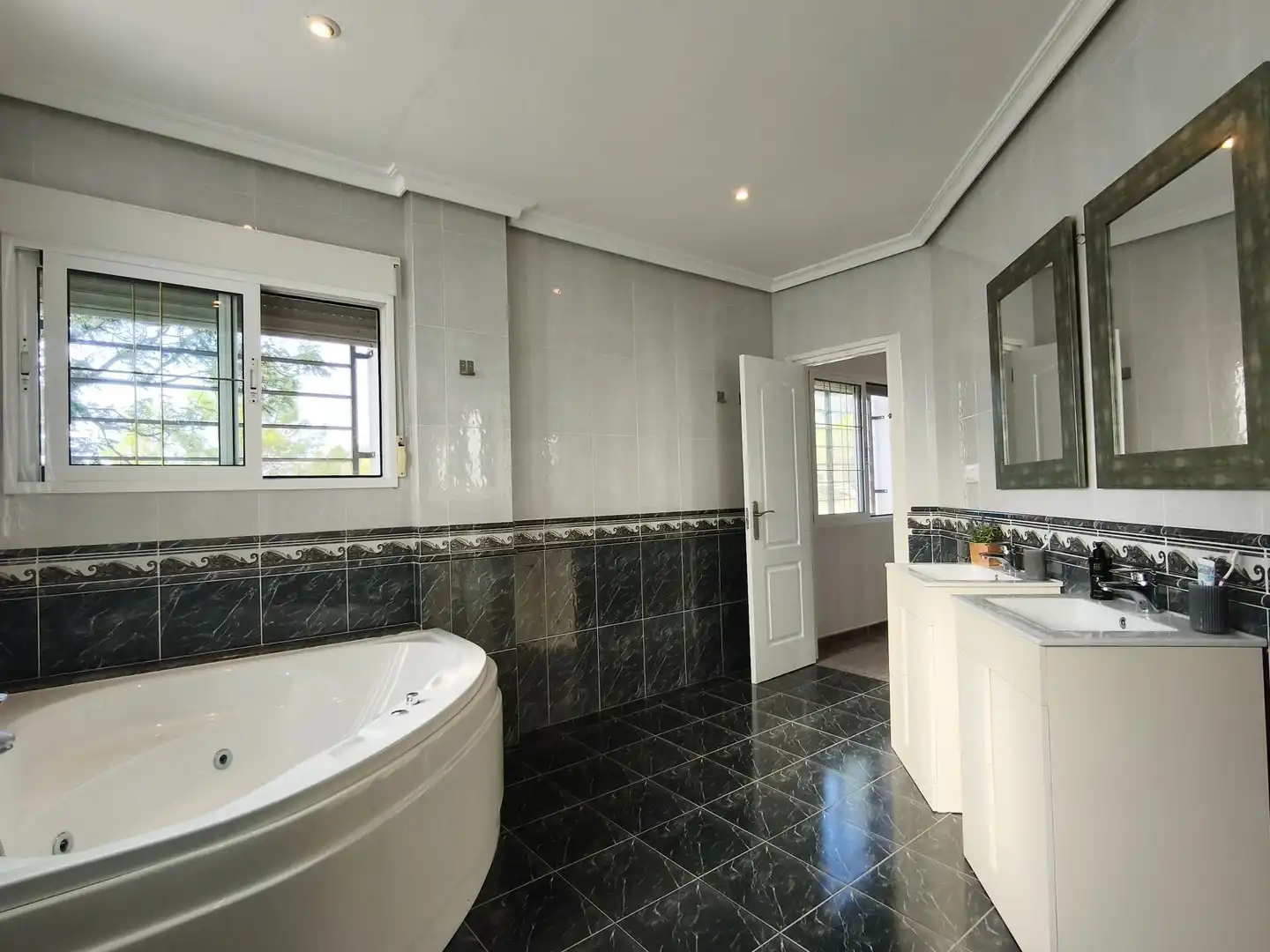 Bathroom of Houses for sale in Millena  with Air Conditioner, Terrace and Storage room