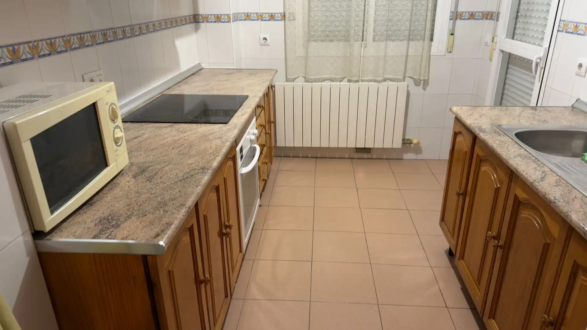 Küche von Wohnung zur Miete in Granada mit Heizung, Privatgarten und Möbliert