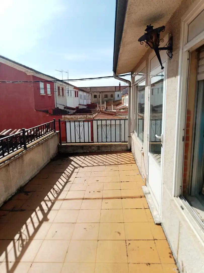 Terrassa de Casa o xalet en venda en Barruelo de Santullán amb Calefacció, Parquet i Terrassa