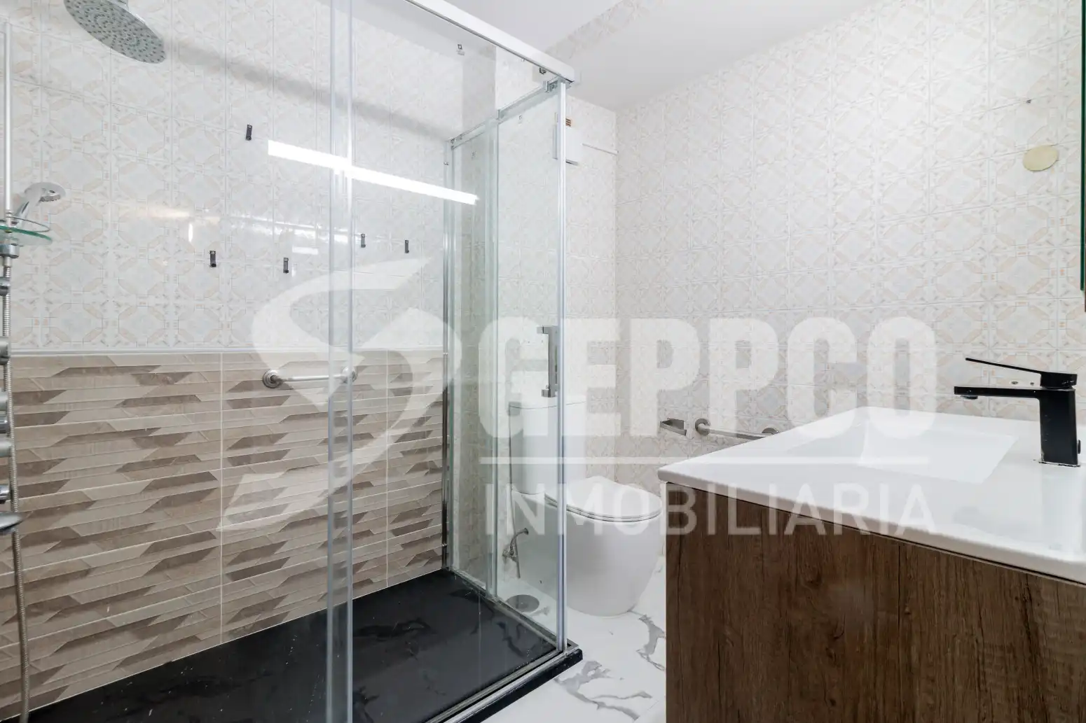 Bathroom of Flat for sale in Móstoles  with Terrace