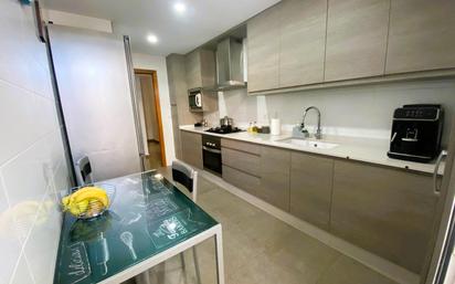 Kitchen of Flat for sale in Canals  with Air Conditioner