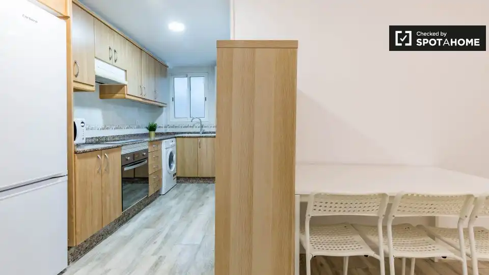 Kitchen of Flat for rent in Valencia  with Air Conditioner, Heating and Furnished