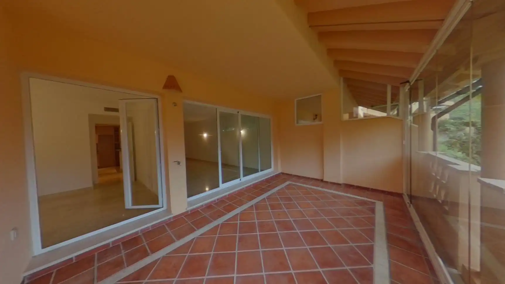 Flat for sale in Marbella  with Storage room and Swimming Pool