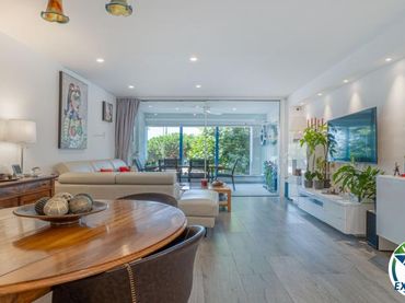 Apartment with lift for sale in Carrer de Figueres