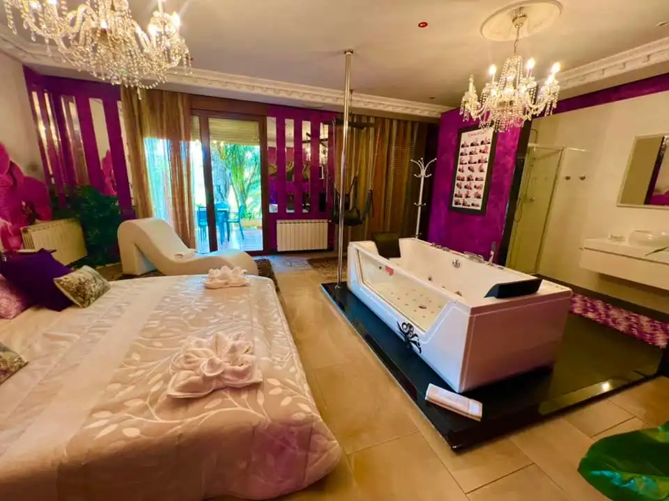 Schlafzimmer von Gebäude zum Verkauf in Camargo
