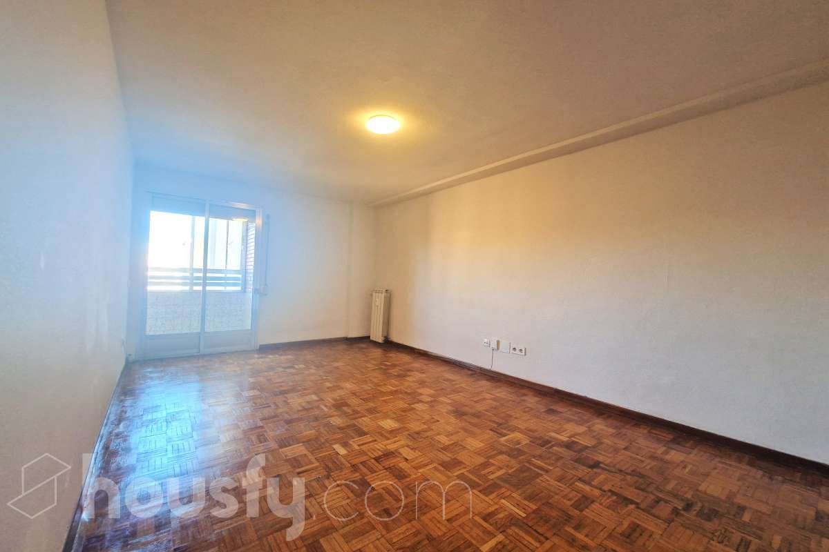 Habitación de Piso de alquiler en  Madrid Capital con Calefacción, Parquet y Terraza