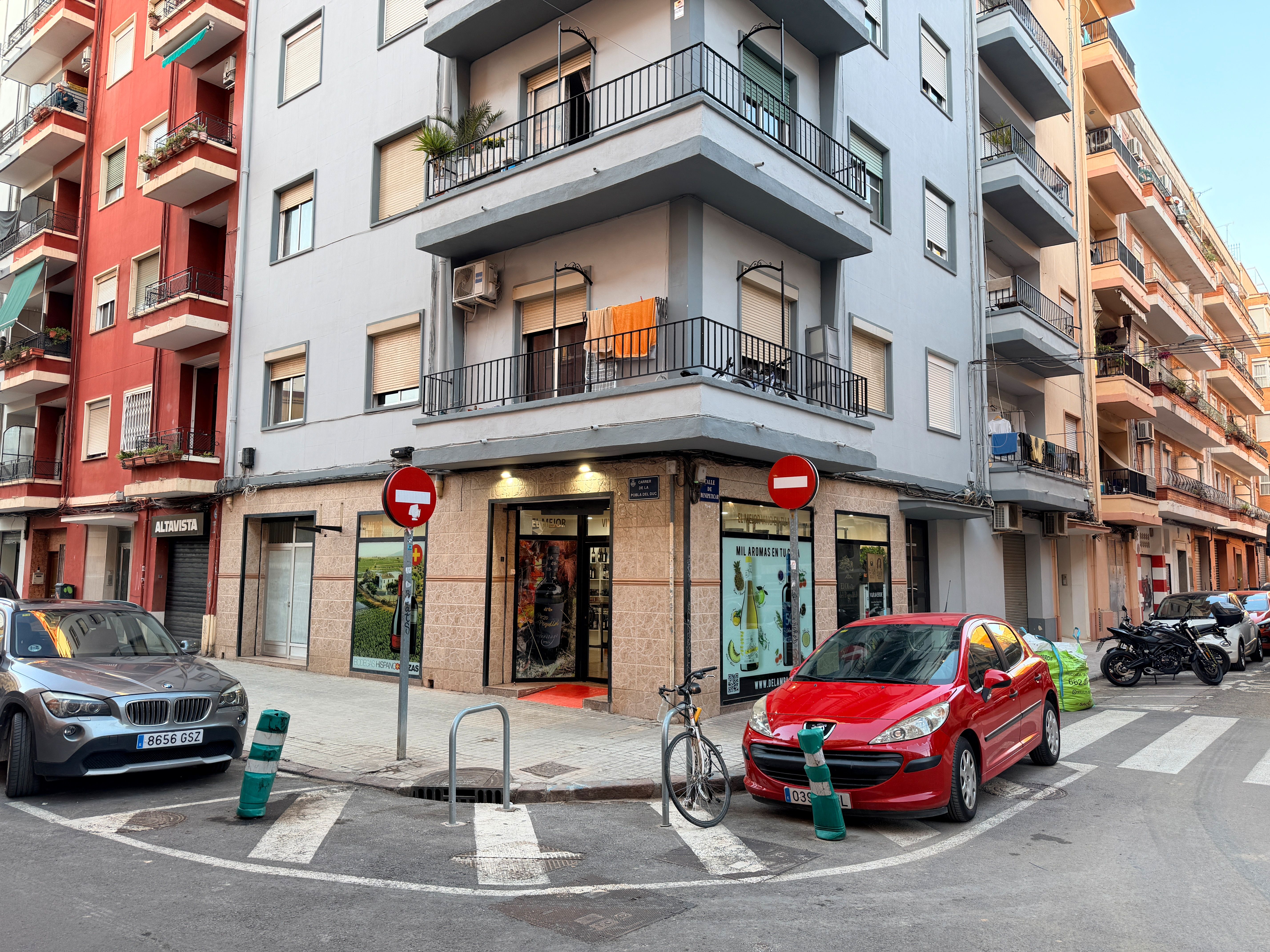 Vista exterior de Local de alquiler en  Valencia Capital con Aire acondicionado