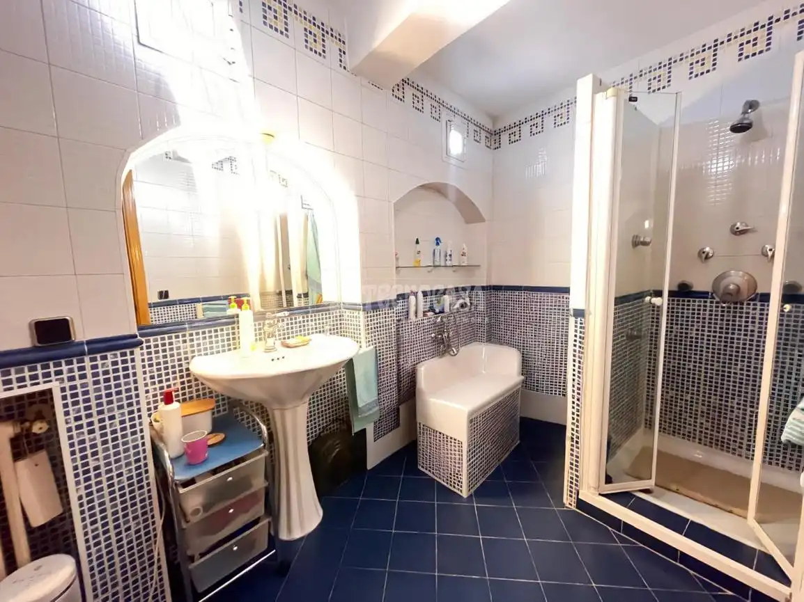 Baño de Piso en venta en Navalcarnero con Calefacción, Parquet y Terraza