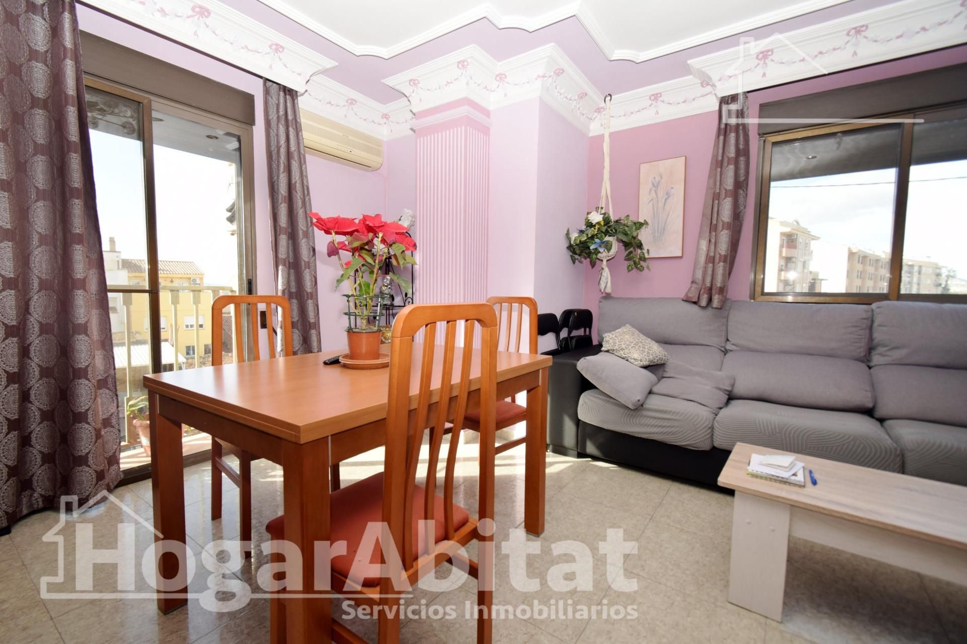 Bedroom of Flat for sale in La Pobla de Vallbona  with Air Conditioner, Furnished and Balcony