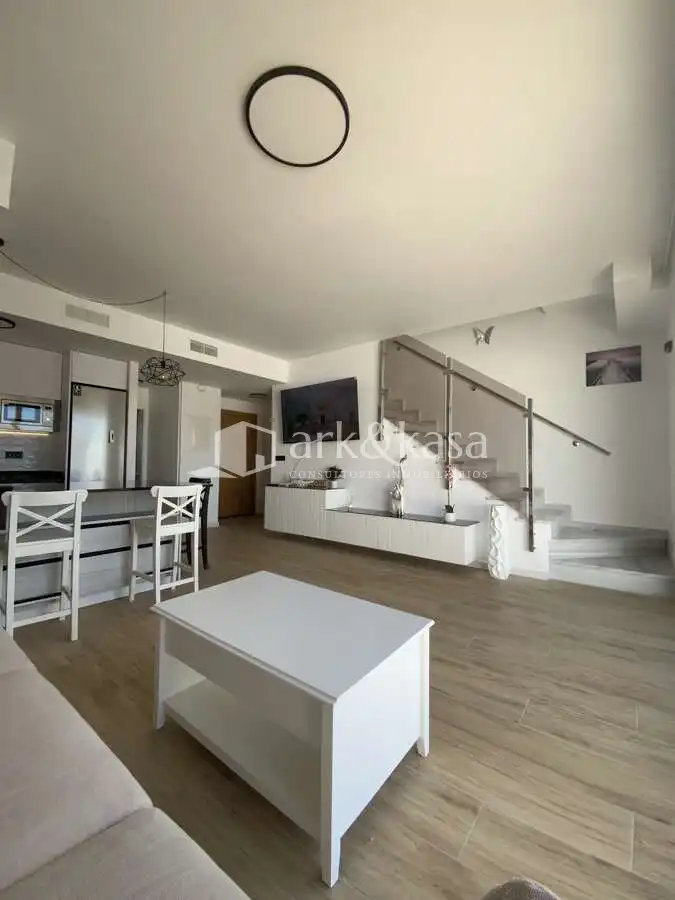 Sala de estar de Casa adosada en venta en Los Alcázares con Aire acondicionado, Calefacción y Terraza