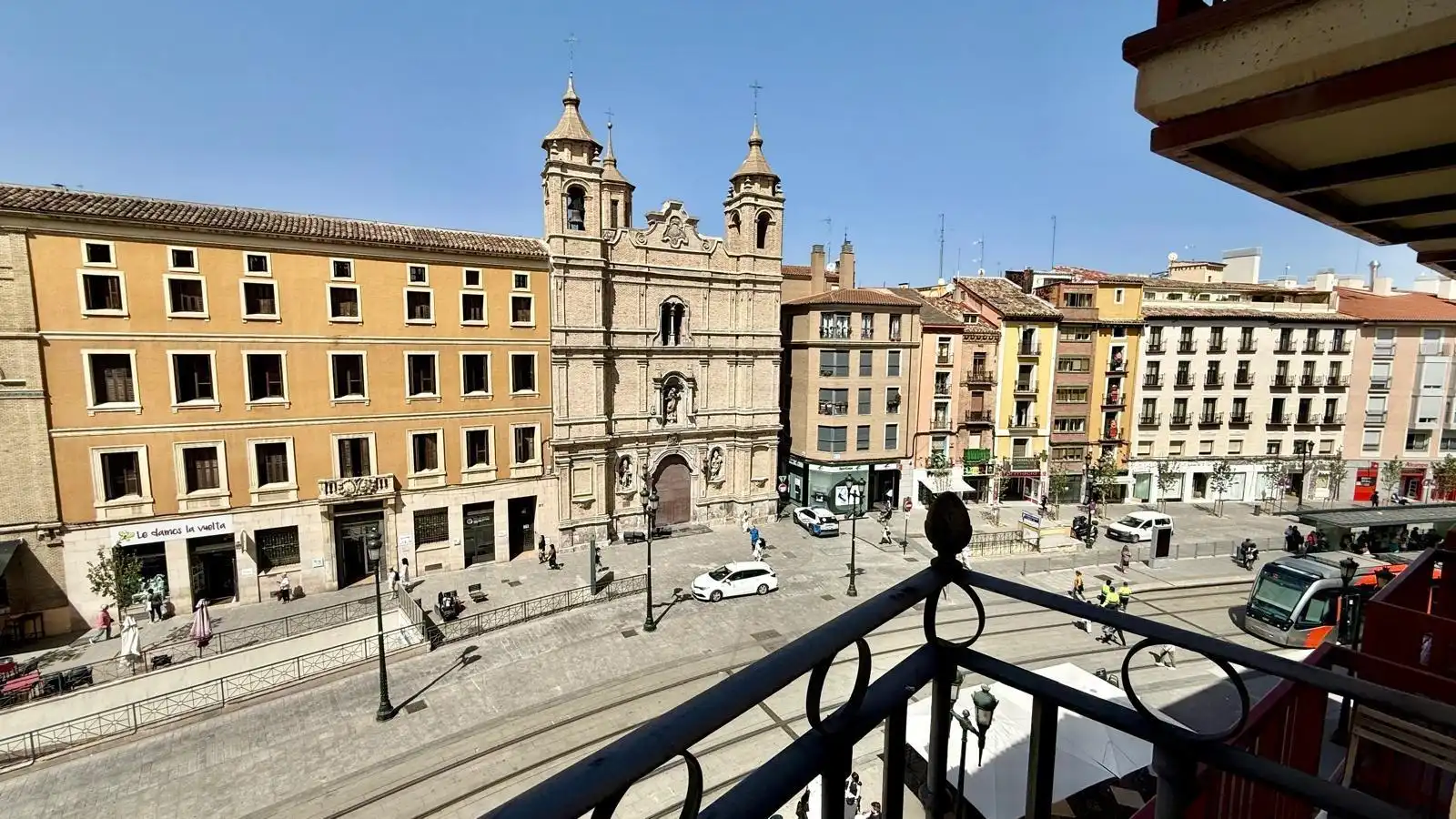 Flat for rent in Avenida Avenida César Augusto, Alfonso