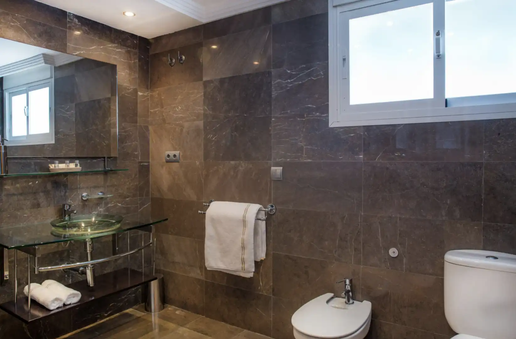 Chalet con piscina en venta en Elviria - Cabopino, imagen 31