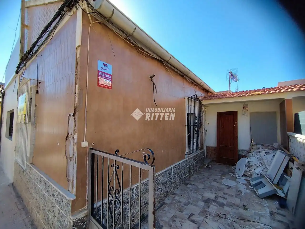 Vista exterior de Casa o xalet en venda en Cartagena amb Jardí privat