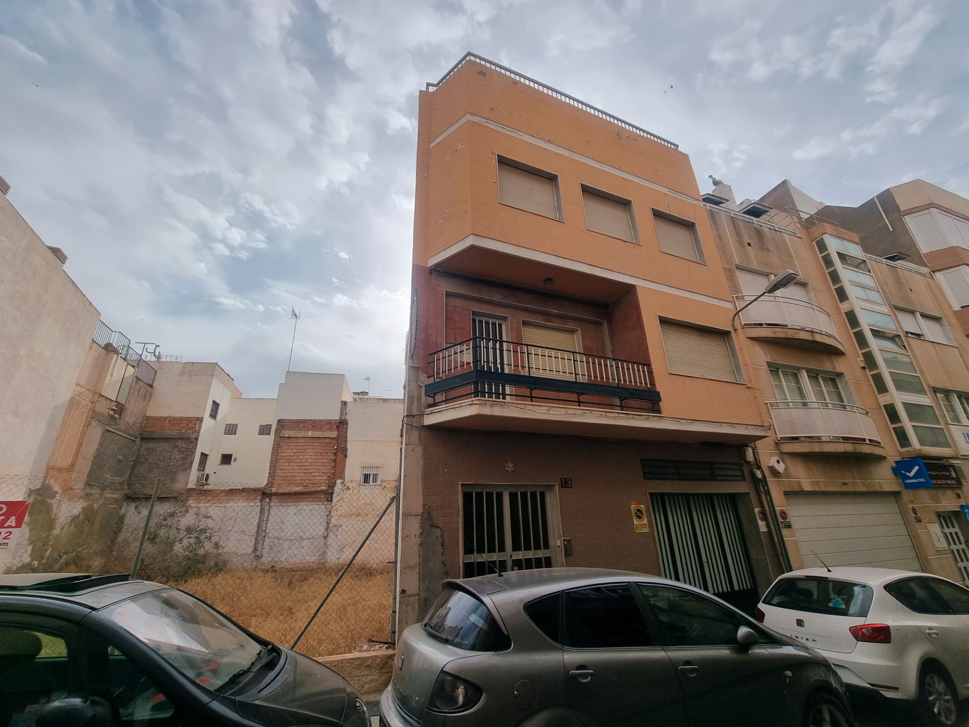 Exterior view of Building for sale in  Almería Capital