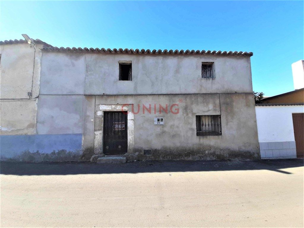 Vista exterior de Casa o xalet en venda en Torremocha amb Jardí privat