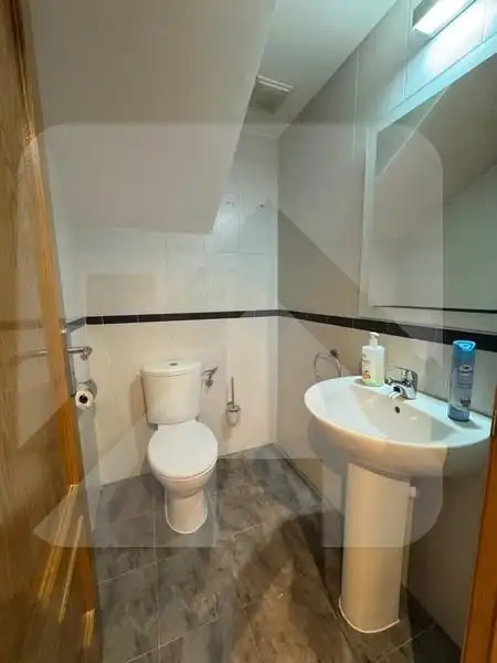 Baño de Ático en venta en Valdemoro con Aire acondicionado, Calefacción y Jardín privado