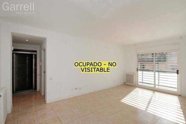 Piso en Venta en carrer RENAIXEMENT 
Es: Pl:  Pt: 
 TERRASSA (BAR en Egara