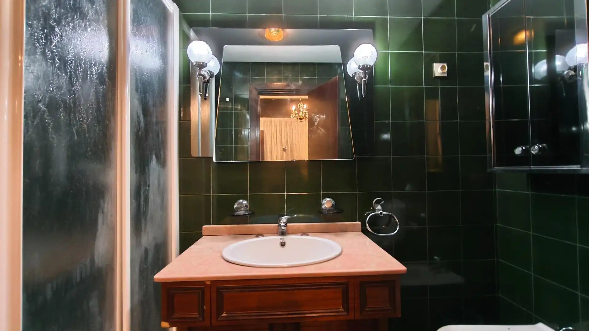 Baño de Piso de alquiler en Bilbao  con Calefacción y Amueblado