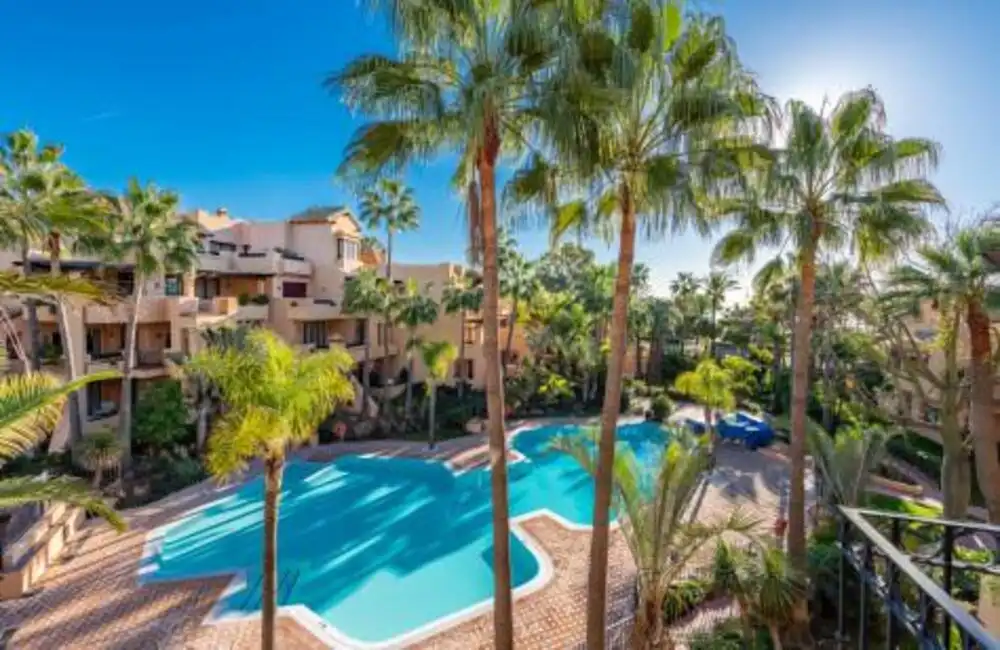 Exterior view of Ground floor for rent in Marbella  with Air Conditioner, Terrace and Swimming Pool
