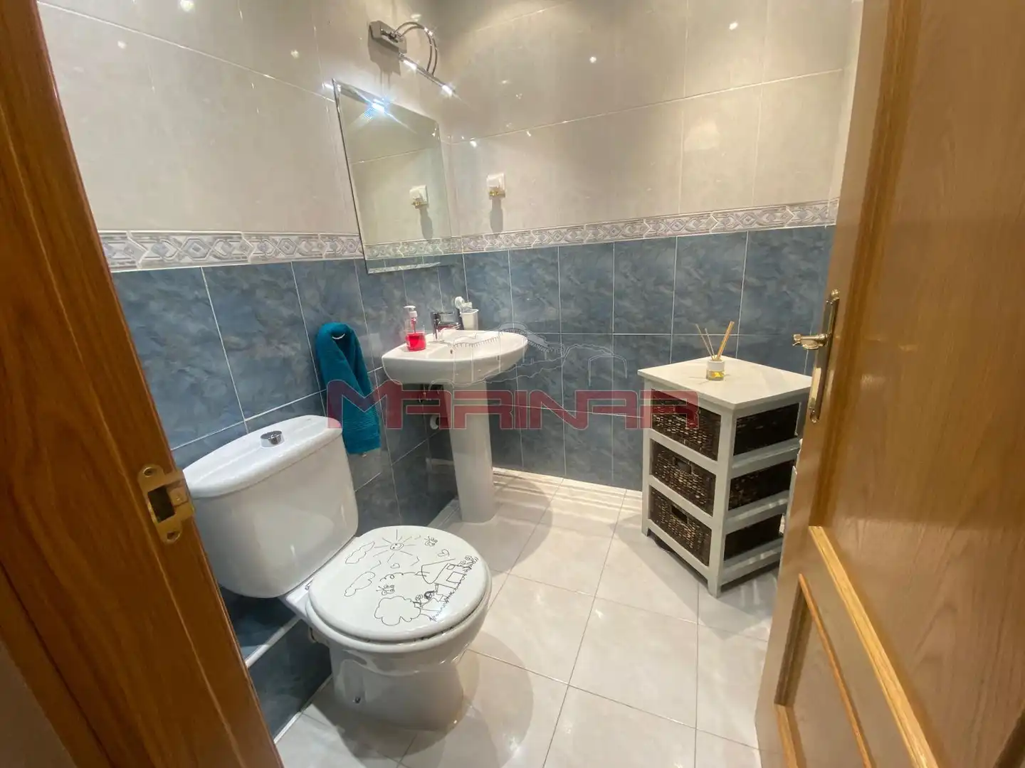 Badezimmer von Einfamilien-Reihenhaus zum Verkauf in Seseña mit Heizung, Privatgarten und Terrasse