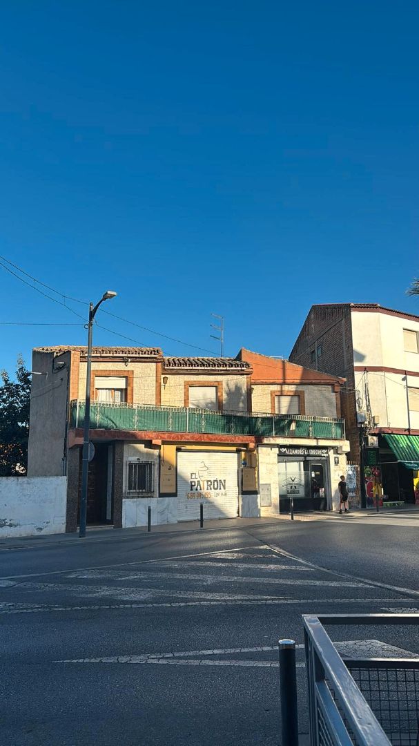 Vista exterior de Edificio en venta en Villa de Otura