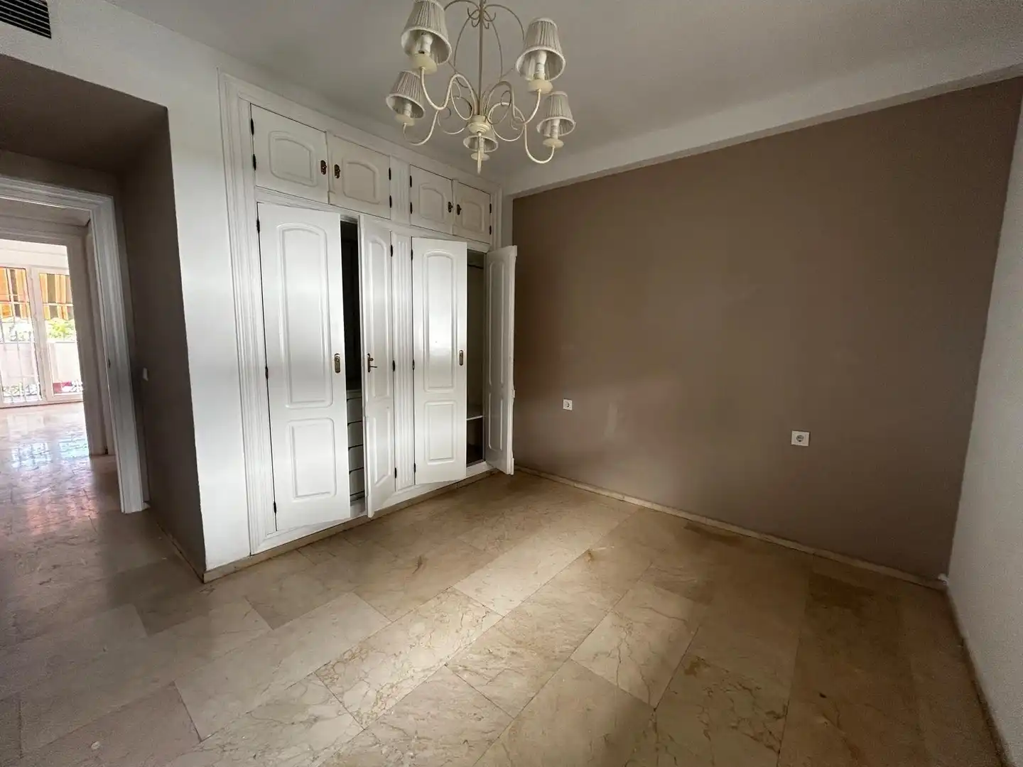 Habitación de Piso de alquiler en Córdoba con Aire acondicionado, Jardín privado y Piscina comunitaria