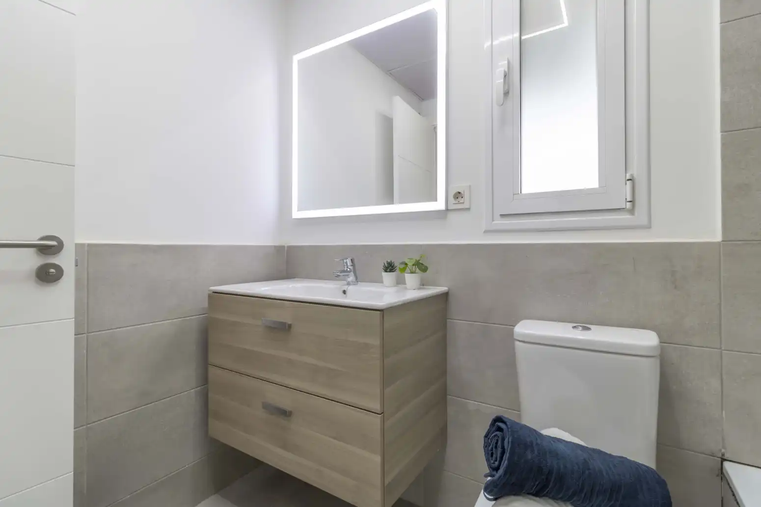 Baño de Piso en venta en Sevilla con Aire acondicionado, Calefacción y Jardín privado