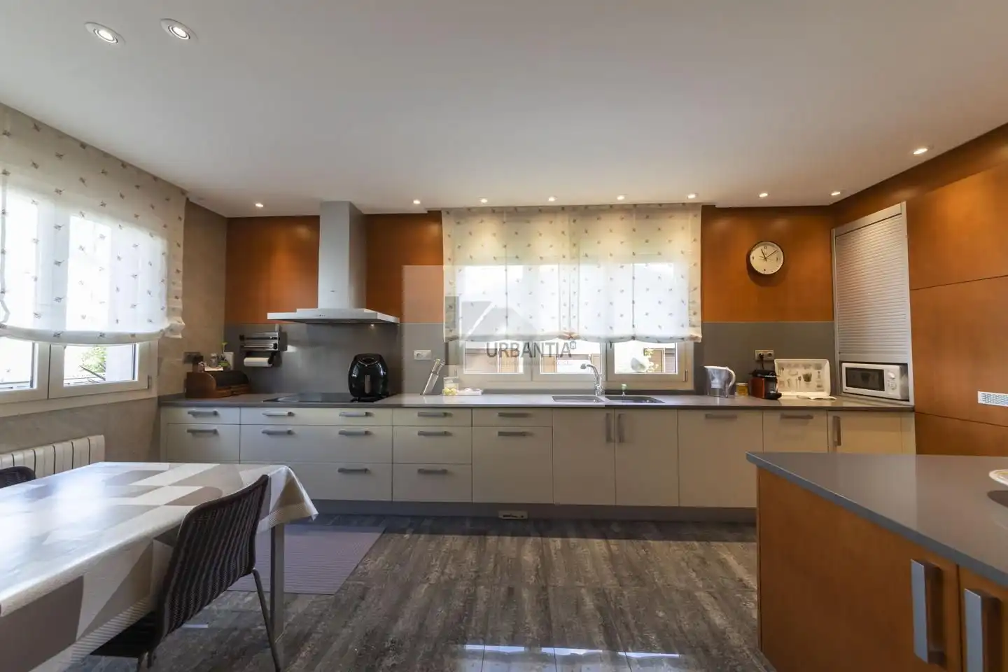 Cocina de Casa o chalet en venta en Cizur con Calefacción, Jardín privado y Parquet