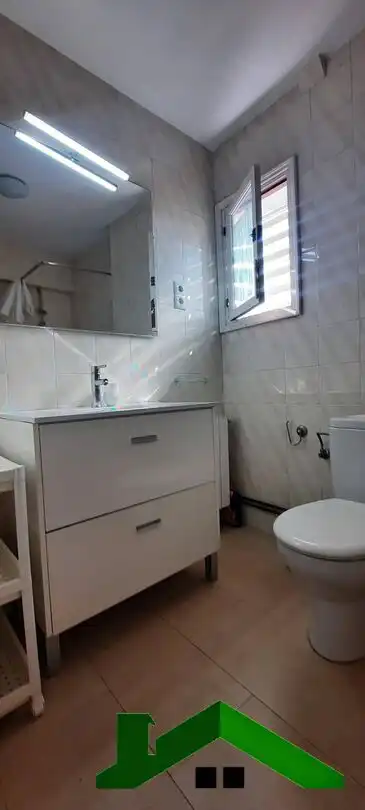 Bathroom of Flat for rent in Bilbao   with Heating and Balcony