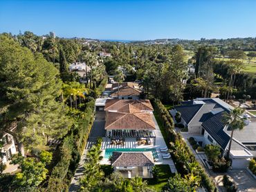 Haus mit Pool zum Verkauf in Nueva Andalucía