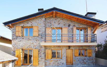 Vista exterior de Casa o xalet en venda en Puigcerdà amb Balcó