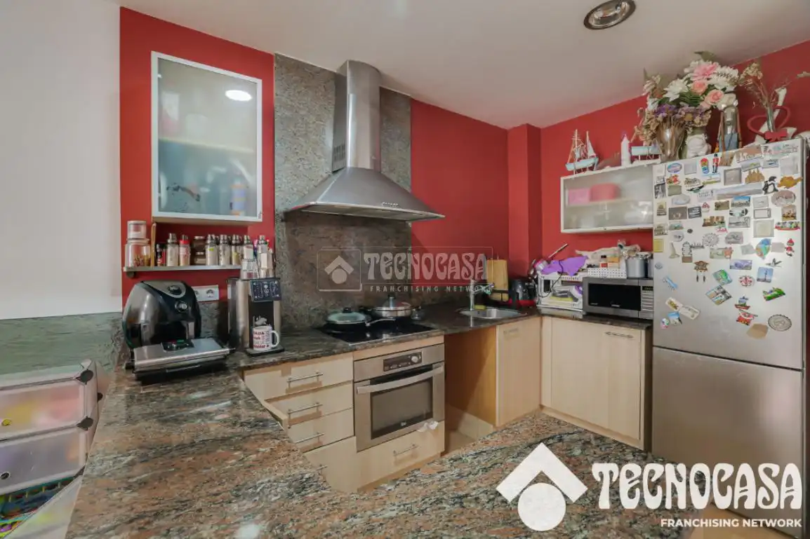 Cuina de Pis en venda en Mataró amb Aire condicionat, Parquet i Terrassa