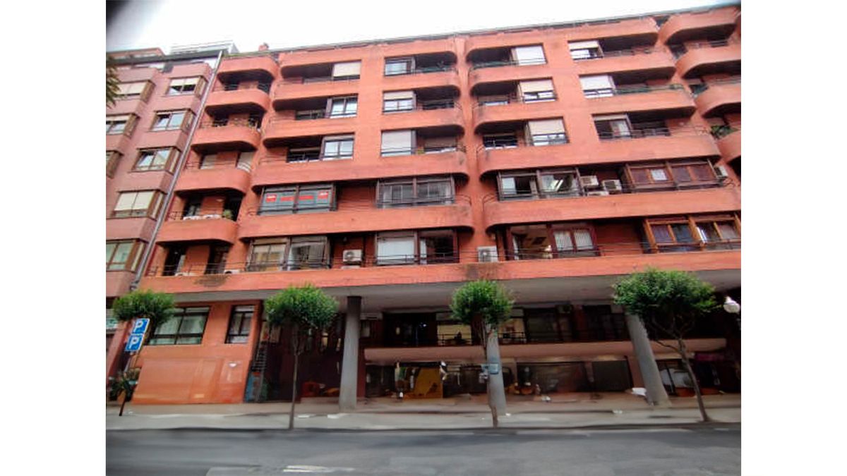 Vista exterior de Local en venda en Bilbao 