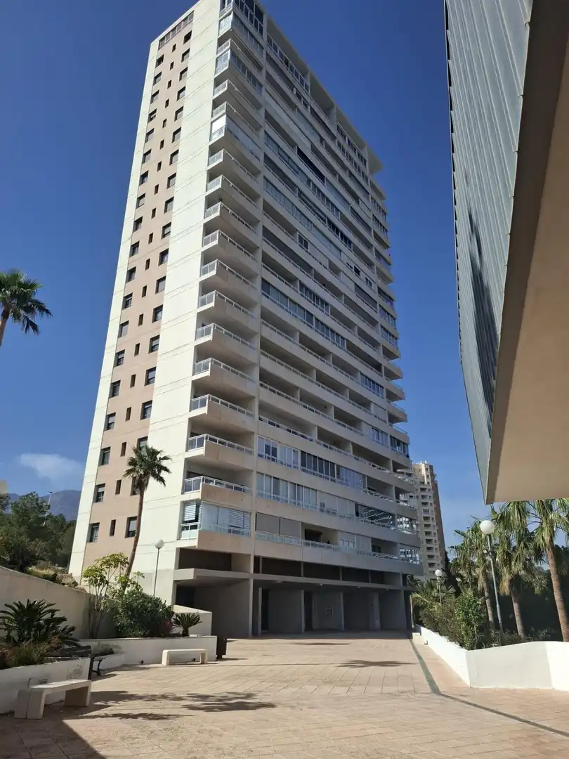 Vista exterior de Apartament de lloguer en Benidorm amb Aire condicionat, Calefacció i Terrassa