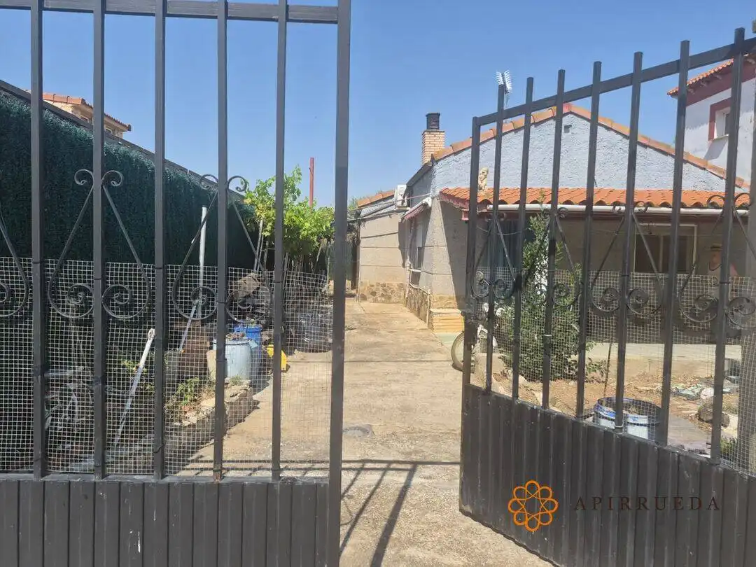 Houses for sale in Alforque  with Air Conditioner, Heating and Storage room