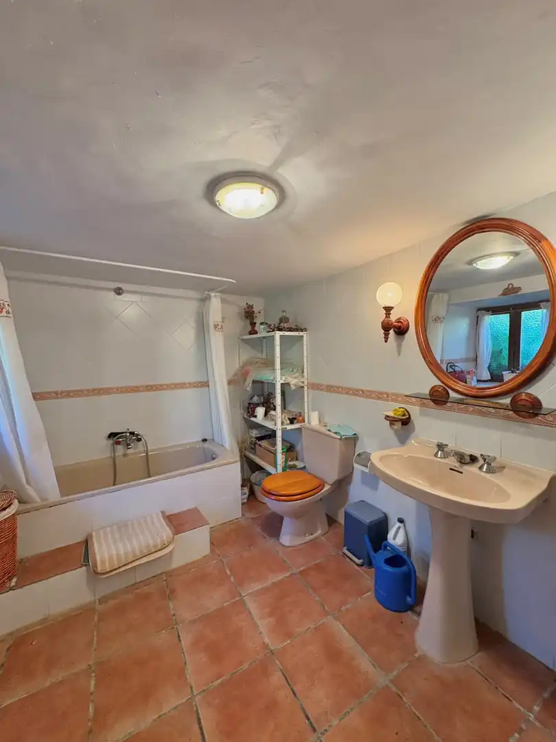 Bathroom of Houses for sale in Aguilar de Campoo  with Heating, Storage room and Furnished