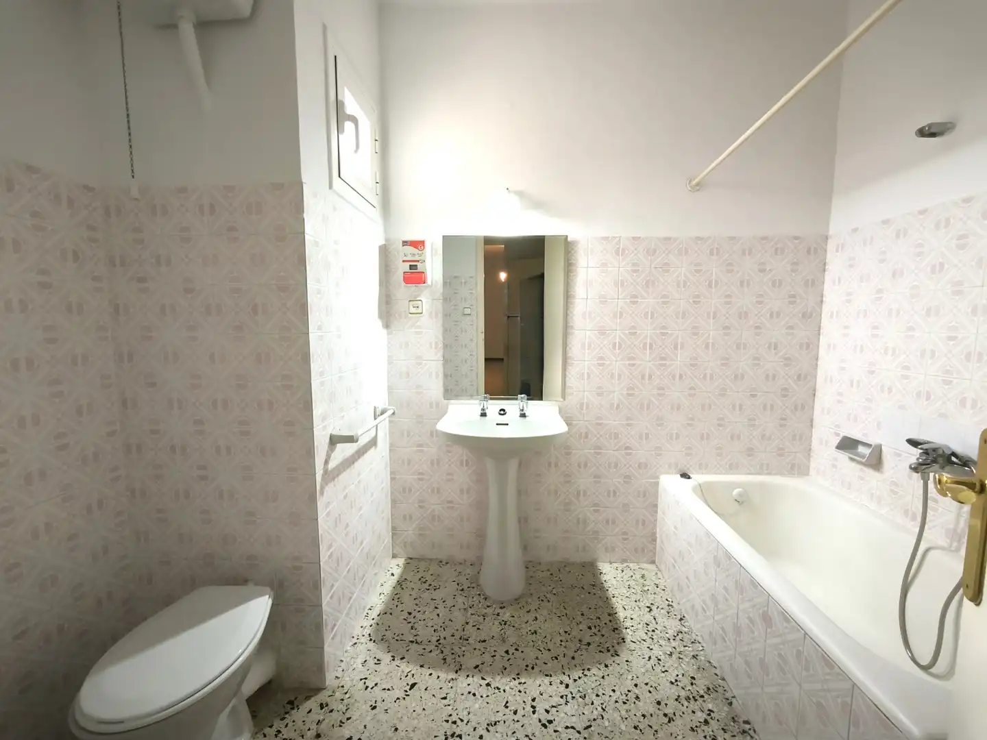Baño de Piso en venta en L'Aldea con Aire acondicionado, Trastero y Amueblado